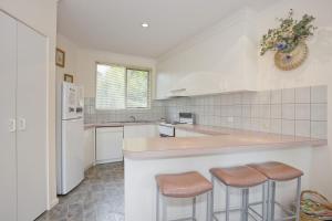 Gallery image of Seabreeze Central Lorne - BYO Linen in Lorne +5 photos
