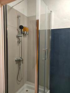 Kúpeľňa v ubytovaní La petite Arlésienne - Charmante maison de ville