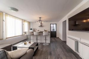 Telewizja i/lub zestaw kina domowego w obiekcie Apartment Josip Brusic