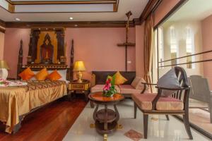 Posezení v ubytování Ayodhaya Palace Beach Resort - SHA Plus certified