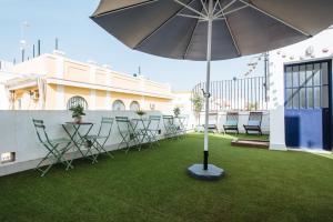 Ogród w obiekcie Guadalquivir Terrace Suite Apartments