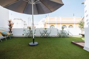Ogród w obiekcie Guadalquivir Terrace Suite Apartments