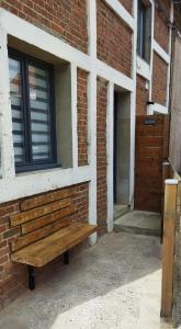 Exteriér alebo vchod do ubytovania Appartement en duplex à Hébuterne, avec lave linge + 6 fotografií