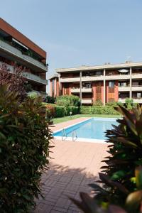 Swimmingpoolen hos eller tæt på Appartamento Afrodite