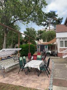 Vonkajšia záhrada v ubytovaní Edit Villa