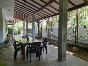 Κήπος έξω από το Mealanie's House