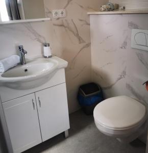 Koupelna v ubytování Apartmani "Ivan"