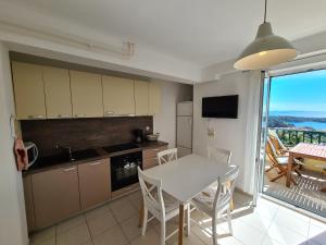 Imagen de la galería de Apartments Linda, en Rab