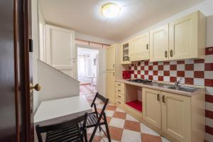 Kuchyňa alebo kuchynka v ubytovaní Pepigall Apartments