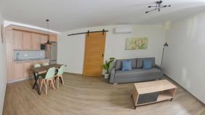 Kuchyňa alebo kuchynka v ubytovaní Apartamentos Turísticos Hornillo AT-CC-00681