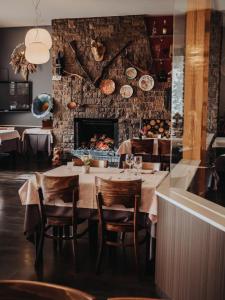 Posezení v ubytování Hostal Les Fonts