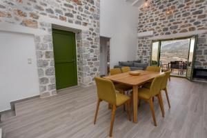 Posezení v ubytování ARIS-APEA Villas
