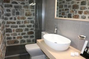 Koupelna v ubytování ARIS-APEA Villas