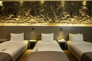 Lova arba lovos apgyvendinimo įstaigoje The Erzurum Hotel