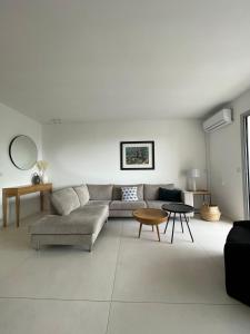 Posedenie v ubytovaní LA MAUVIERE - 75m2 - 4pers - Parking - Wifi