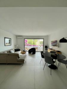 Posedenie v ubytovaní LA MAUVIERE - 75m2 - 4pers - Parking - Wifi