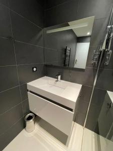 Kúpeľňa v ubytovaní LA MAUVIERE - 75m2 - 4pers - Parking - Wifi