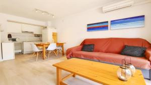 Kuchyňa alebo kuchynka v ubytovaní VACAY Apartamento Calme, en Costa Brava L'Escala