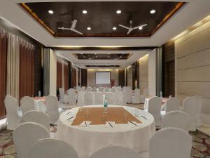 Konferenční prostory v ubytování Ramada by Wyndham Mussoorie Mall Road