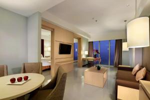 ASTON Banua Banjarmasin Hotel & Convention Center TV 또는 엔터테인먼트 센터