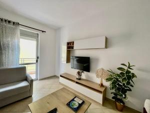 Μια τηλεόραση ή/και κέντρο ψυχαγωγίας στο Apartment Orik