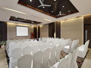 Konferenční prostory v ubytování Ramada by Wyndham Mussoorie Mall Road