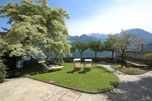 Naturlandskabet i nærheden af villaen + 18 billeder