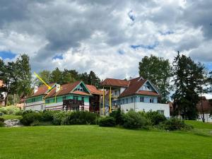 Vonkajšia záhrada v ubytovaní Riviera Lipno 502-12