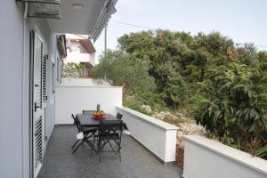 Balkón nebo terasa v ubytování Apartmani Eni