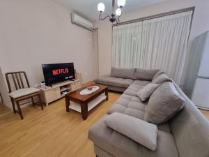 Family Apartment in Center of Tirana休息區