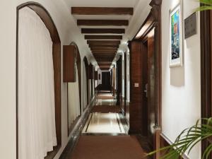 Fotografie z fotogalerie ubytování Ramada by Wyndham Mussoorie Mall Road v destinaci Mussoorie