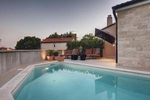 Bazén v ubytovaní Vila Una with private pool near Rovinj - open 2022 alebo v jeho blízkosti