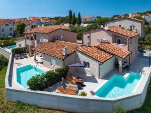 Bazén v ubytovaní Vila Una with private pool near Rovinj - open 2022 alebo v jeho blízkosti