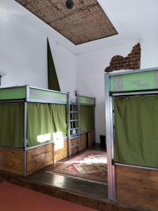 Tenerife Art Hostel客房内的一张或多张床位
