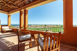 Балкон или терраса в The Cascades Golf Resort, Spa & Thalasso
