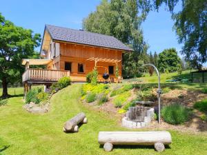Vonkajšia záhrada v ubytovaní Auszeit Almhaus Schmalzbauer