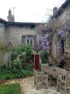 Afbeelding uit fotogalerij van La Cressonnière in Parthenay