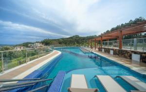 Bazén v ubytování Golden gramado resort Laghetto nebo v jeho okolí