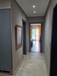 Zdjęcie z galerii obiektu Spacieux appartement dans une résidence avec piscine w mieście Al-Muhammadijja