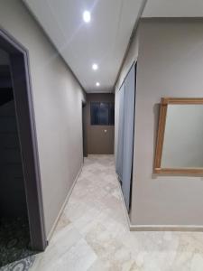 Zdjęcie z galerii obiektu Spacieux appartement dans une résidence avec piscine w mieście Al-Muhammadijja