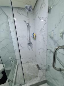Łazienka w obiekcie Spacieux appartement dans une résidence avec piscine