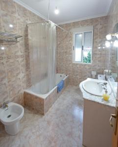Ένα μπάνιο στο casa familiar La Lunara +18 φωτογραφίες