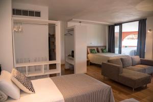 Postel nebo postele na pokoji v ubytování New Nautilus Lodge + 37 fotografií