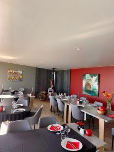 “The Cliffs” Humpridge View Motels的休息区