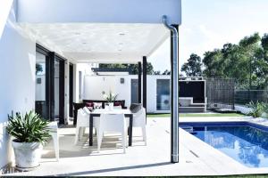 The swimming pool at or close to Villa Can SeQuet (Playa de Muro)