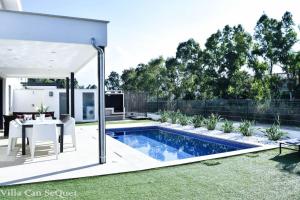 The swimming pool at or close to Villa Can SeQuet (Playa de Muro)