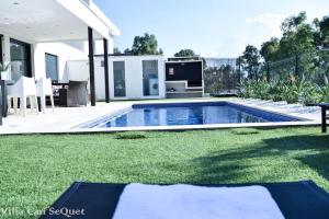 The swimming pool at or close to Villa Can SeQuet (Playa de Muro)