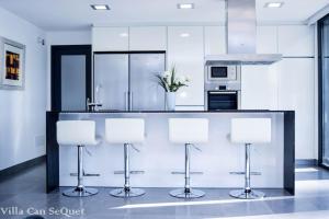 A kitchen or kitchenette at Villa Can SeQuet (Playa de Muro)