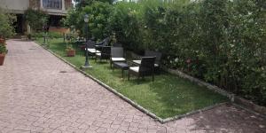 A garden outside Apartamento Casa A Braña