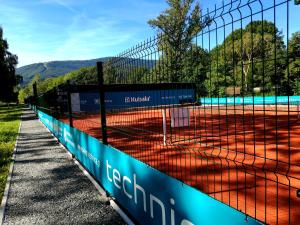 Tenis alebo squash v ubytovaní Harmonia Apartamenty Ustroń alebo jeho okolí